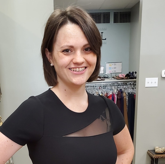 Meet your Posher, Andee - Picture 1 of 1